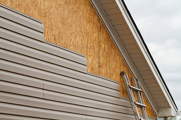 Professional Wood Siding technician working in Oxford, MD